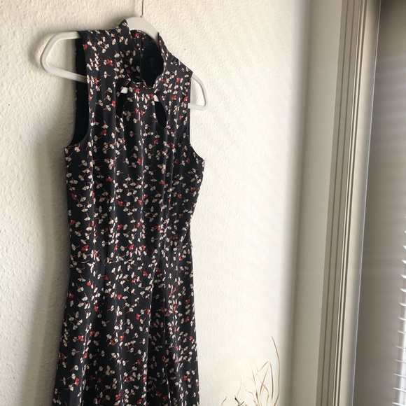 **SOLD** Enjoy every moment ModCloth cutout dress - Picture 3 of 7